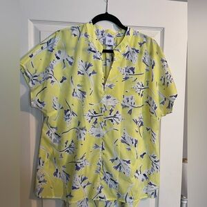 Cabi Stevie Blouse Top Womens Size L Yellow Floral Short Sleeve Silky EUC
